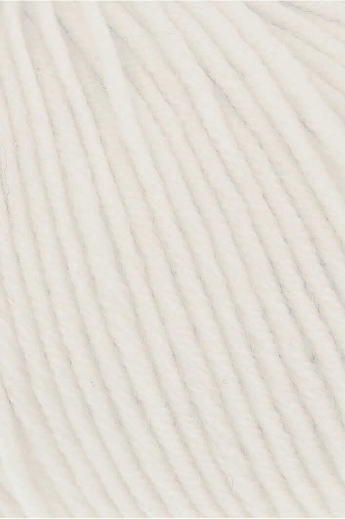 Lang Yarns Merino 120 0002 Gebroken Wit - close-up van de garenstructuur