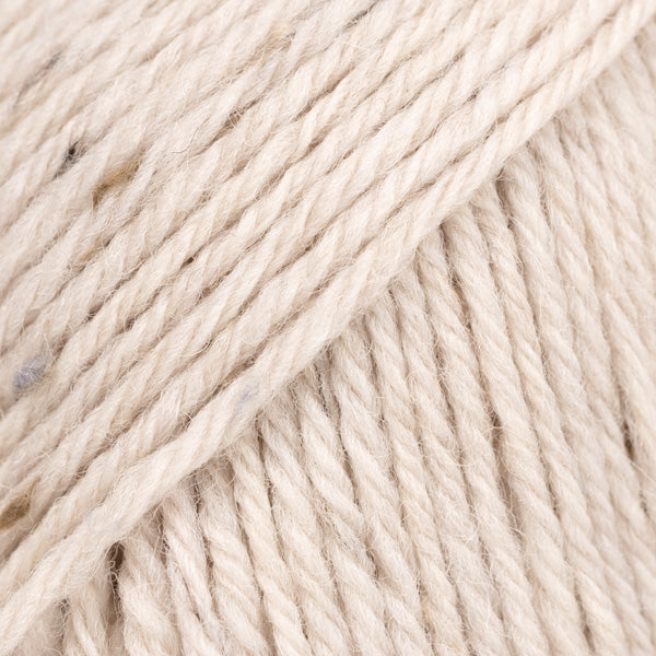 Drops Saga Tweed 47 Havermout - 100% wol in gemêleerde tweedkleur Havermout