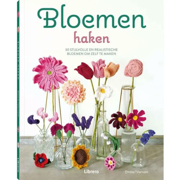 Cover van Bloemen haken van Emma Varnam met verschillende gehaakte bloemen
