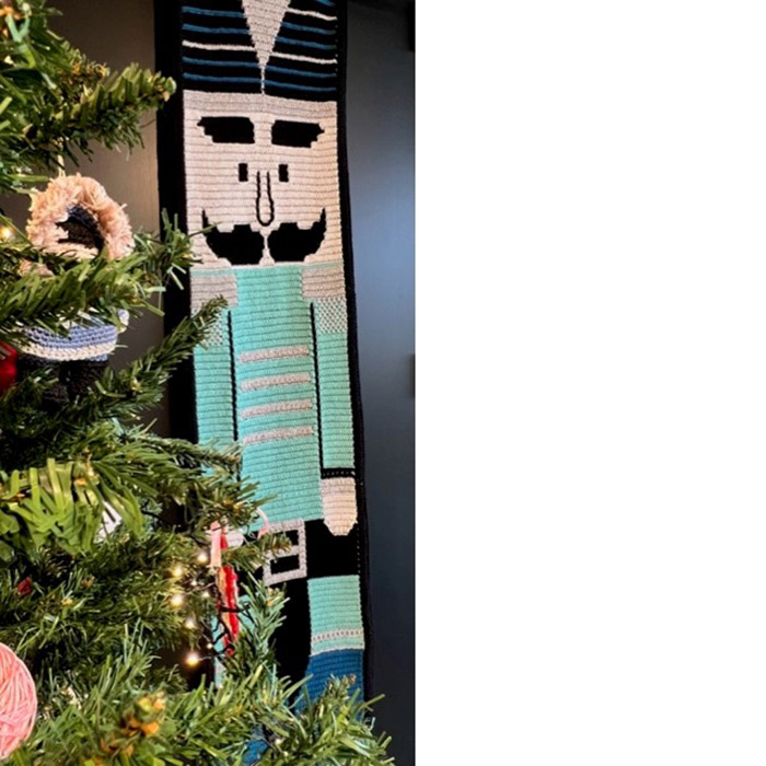 Notenkraker Wandhanger Haakpakket - Frozen Blue versie in blauw turquoise
