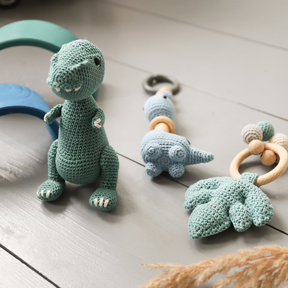 Dino — gemaakt met Baby kraampakket jongen haakpakket (2)