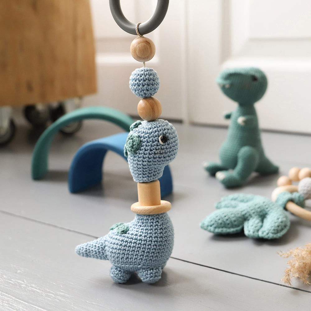 Dino — gemaakt met Baby kraampakket jongen haakpakket (3)