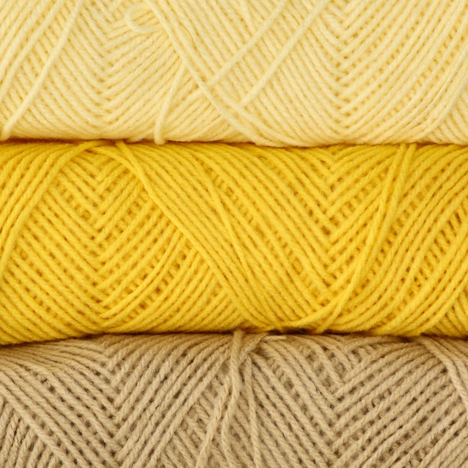 Budgetyarn Acrylic DK 010 Vanilla (3)