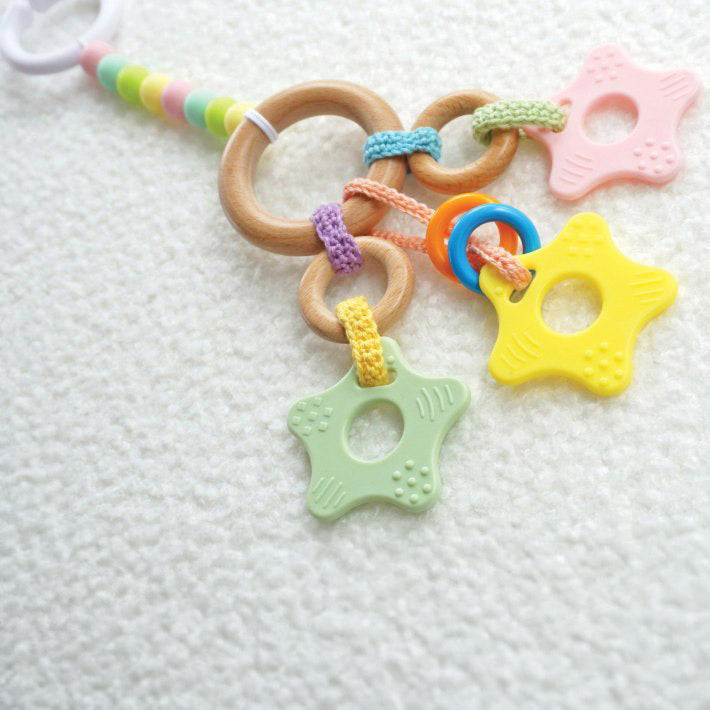 Speenkoord en speelhanger rainbow — gemaakt met Durable Houten Bijtring Baby Boy