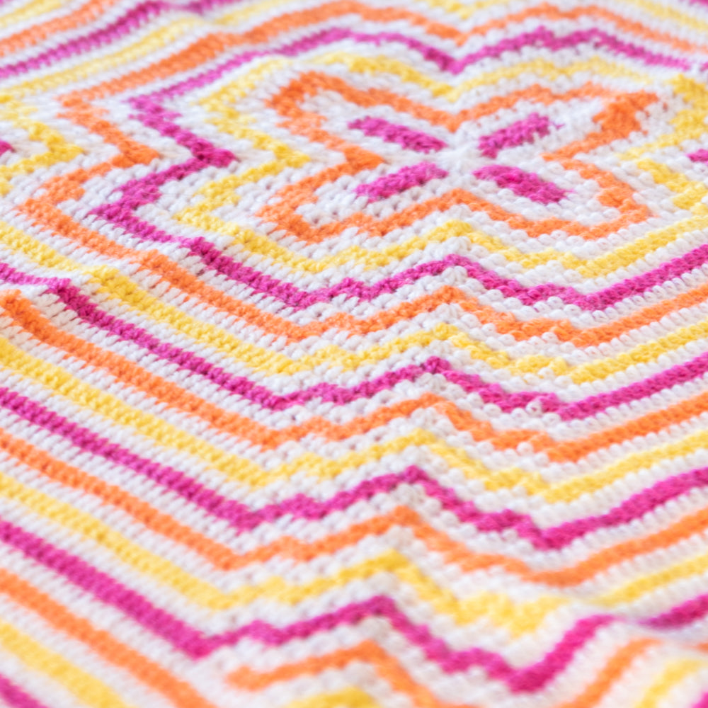 Haakpatroon Yarn and Colors Amazing Flower Blanket (7)