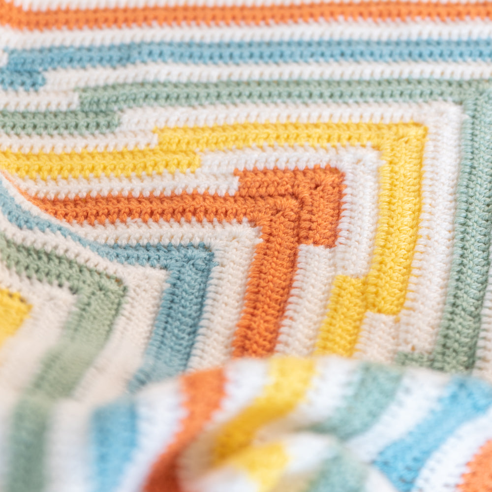 Haakpatroon Yarn and Colors Amazing Square Darts Blanket (3)
