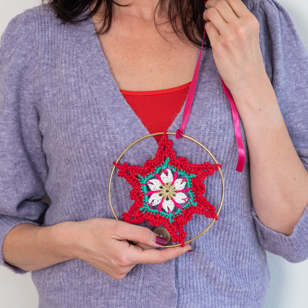 Colorful christmas stars — gemaakt met Haakpatroon Yarn and Colors Colorful Christmas Star (4)