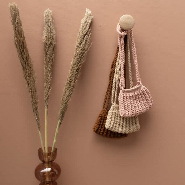 Cool cross body bag — gemaakt met Haakpatroon Yarn and Colors Cool Cross Body Bag