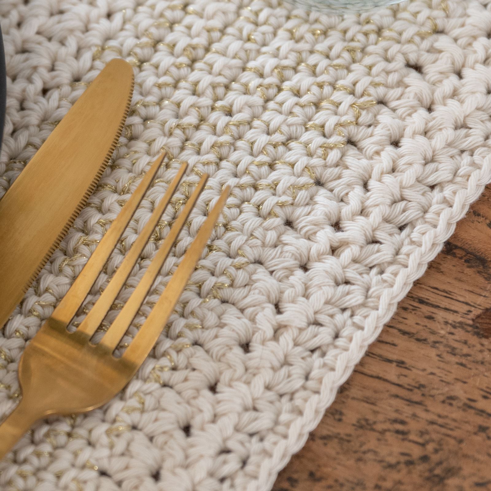 Glamorous table pads — gemaakt met Haakpatroon Yarn and Colors Glamorous Table Pads