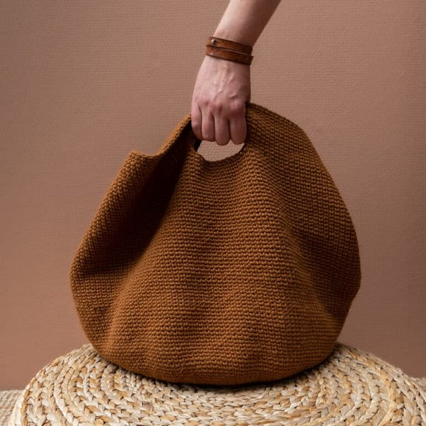 Slouchy pouch satay — gemaakt met Haakpatroon Yarn and Colors Slouchy Pouch (2)