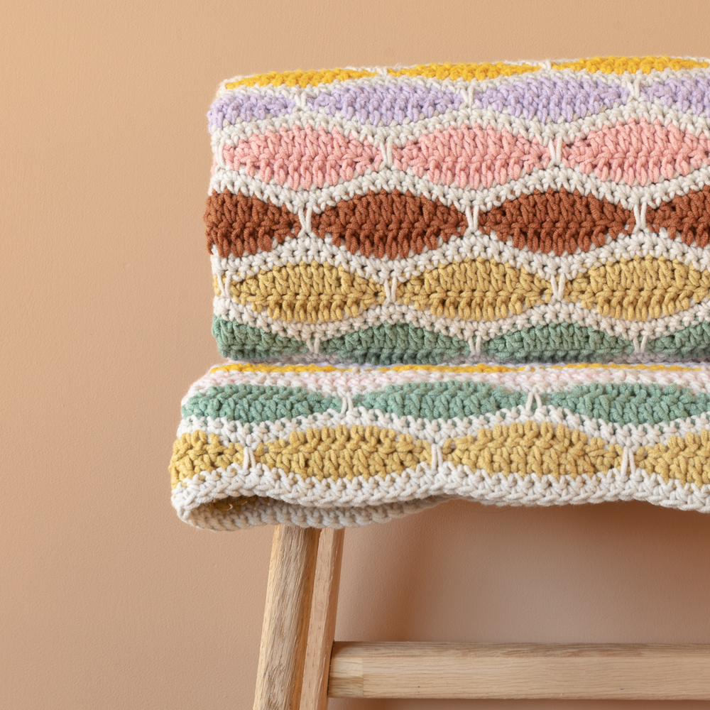 Yarn and Colors Stripy Waves Blanket Haakpakket Satah