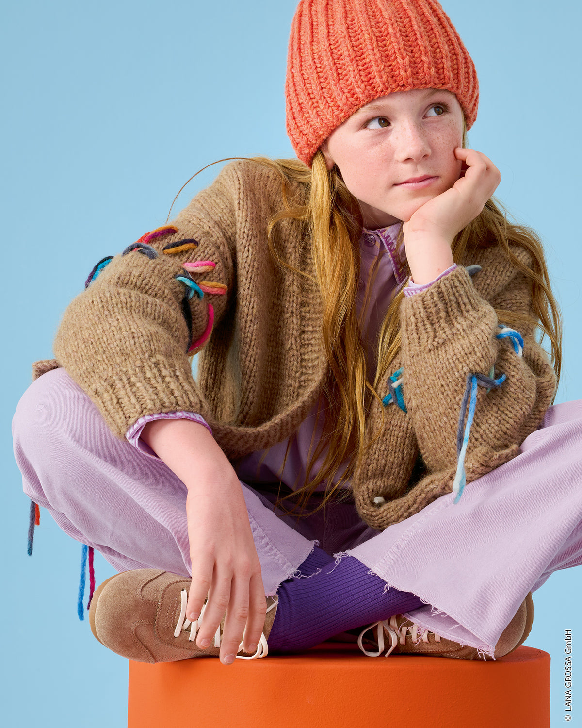 Lana Grossa Kids Nr. 15 model 7 - vest met Chapeau en Crazy - sfeerfoto 4