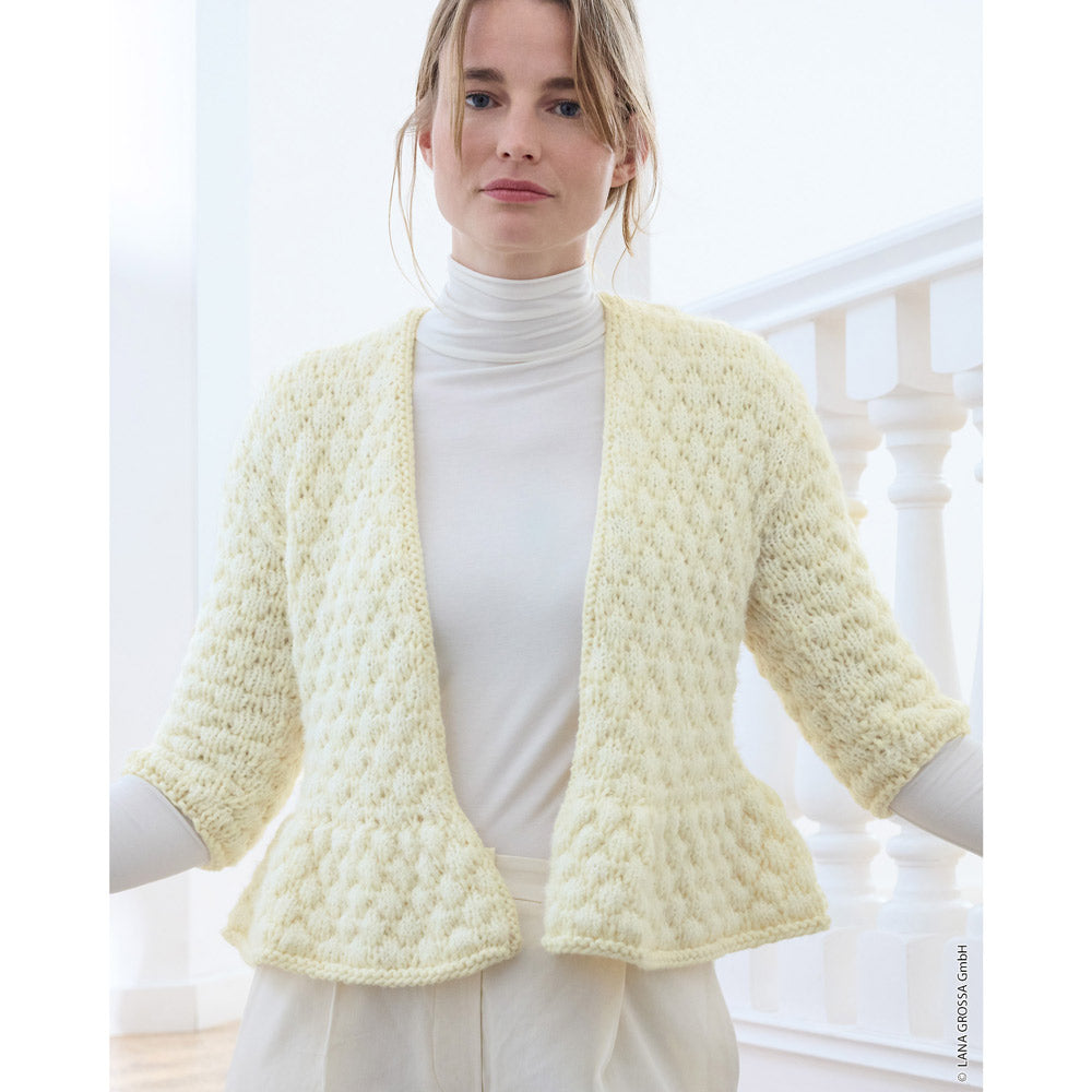 Lana Grossa Filati Journal No. 72 model 1 - crèmekleurig vest met structuurpatroon, gedragen