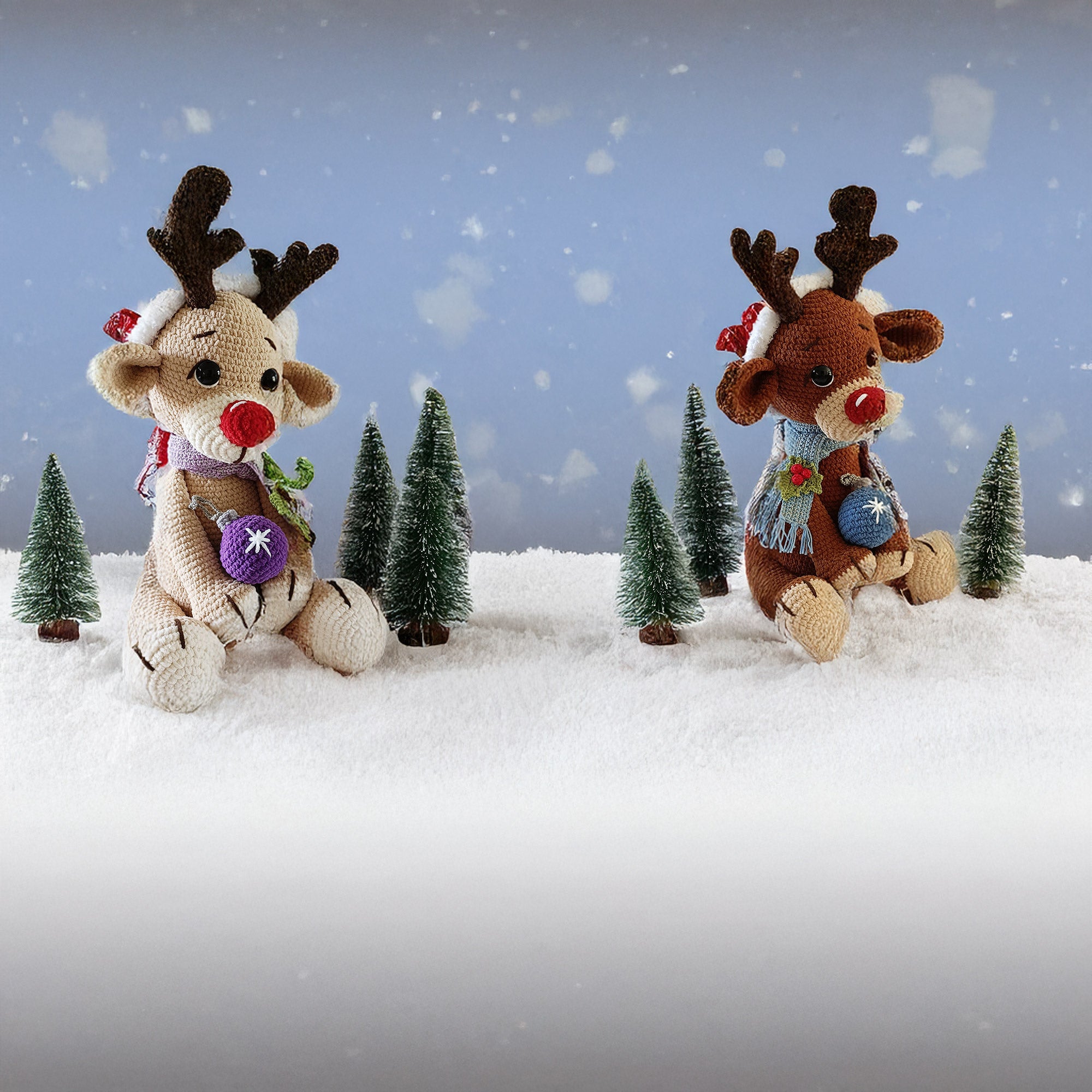 Kerstknuffel Roxy en Robbie Chunky Chenille Haakpakket