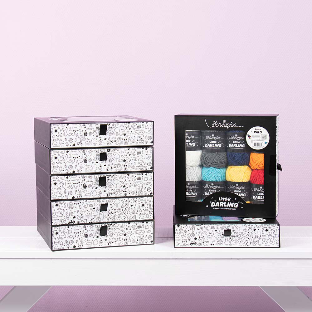 Scheepjes Little Darling colour pack 8x25g Merry Minis (4)