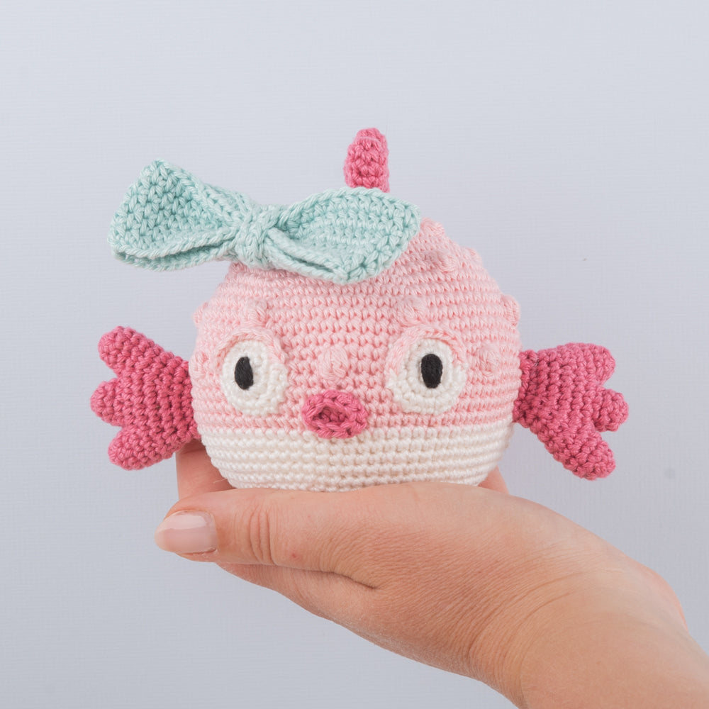 Fish Freakls Yarn and Colors Freckles the Puffer Fish Haakpakket - Wolplein.nl