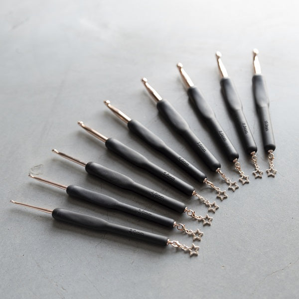 Yarn and Colors Rosé Haaknaald 6,5 mm (2)
