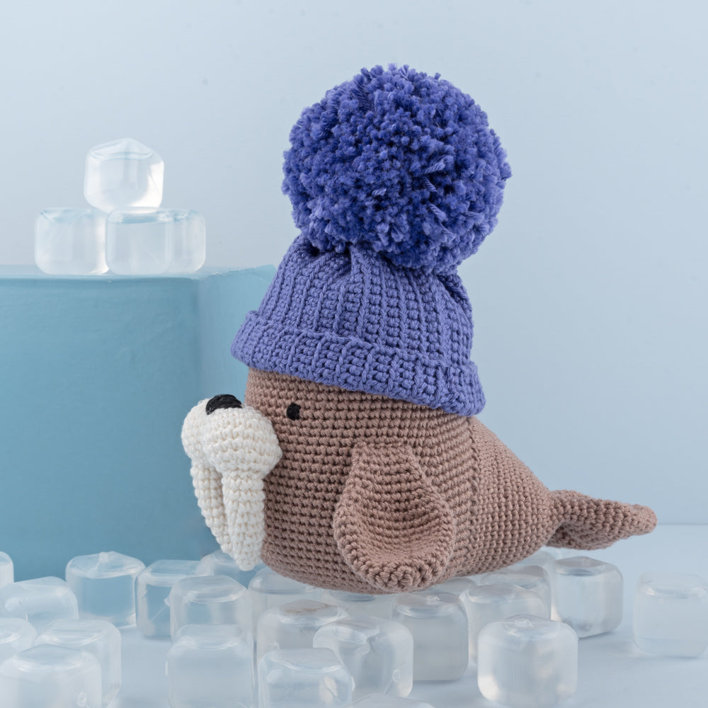 Wally walrus — gemaakt met Yarn and Colors Wally the Walrus Haakpakket