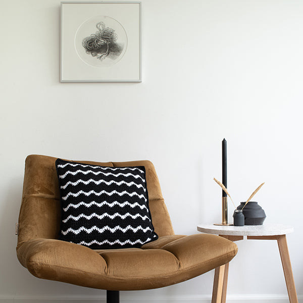 Yarn and Colors Waves Comfy Cushion Haakpakket White / Black