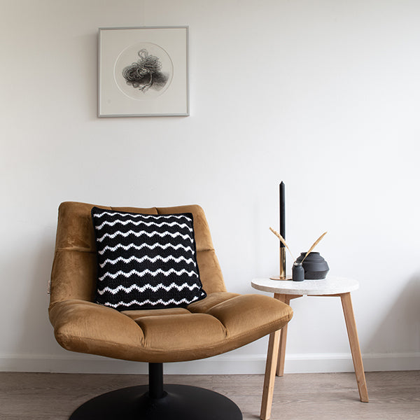 Yarn and Colors Waves Comfy Cushion Haakpakket White / Black (2)