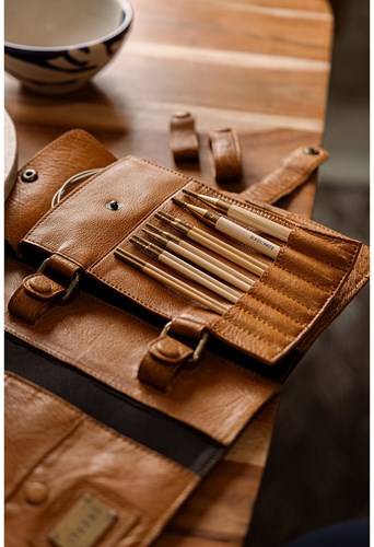 MUUD Carita D - Whiskey Handgemaakt leren etui-3