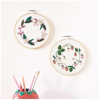 Rico Design Borduurpakket Aardbeienkrans Ø 15 cm-3