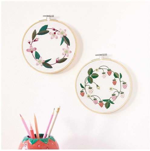 Rico Design Borduurpakket Aardbeienkrans Ø 15 cm-3
