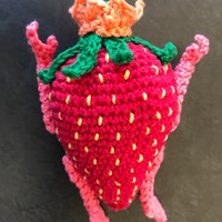 Haakpatroon Aardbeien Sleutelhanger-2