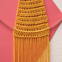 Yarn and Colors Must-Have Triangle Wall Hanging Haakpakket 1-2