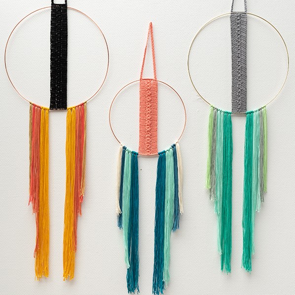 Yarn and Colors Must Have Boho Wall Hanging Booklet Wolplein