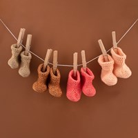 Yarn and Colors Oh Baby! Crochet Booties Haakpakket 009 Limestone-3