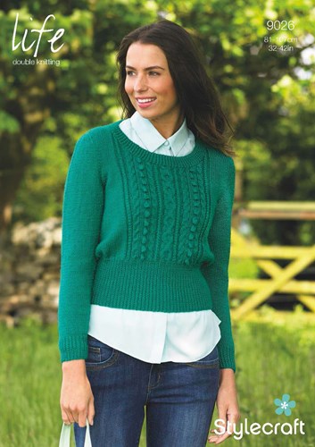 Breipatroon Stylecraft Life DK No. 9026 Kabeltrui-2