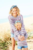 Breipatroon Stylecraft You & Me DK No. 9826 Truien en vest-3