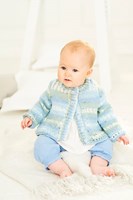 Breipatroon Stylecraft Bambino Prints DK No. 9842 Baby trui en vest-3