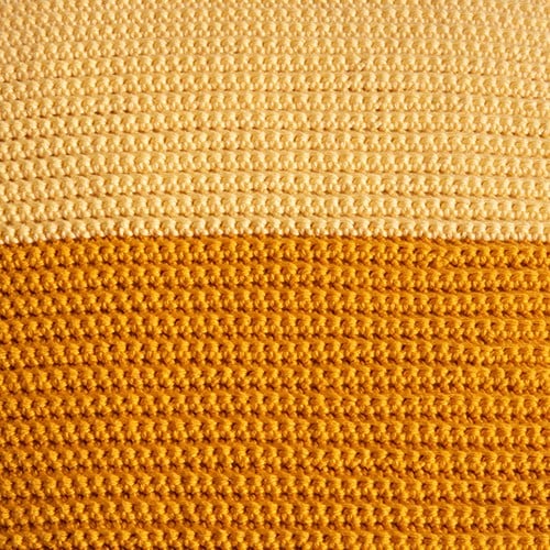Yarn and Colors Two Tones Comfy Cushion Haakpakket S 011 Golden Glow / Mustard