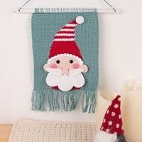 Amigurumi Festival Kerst: Kerst Wandhanger Kerstman Haakpakket - Inclusief Digitaal Patroon