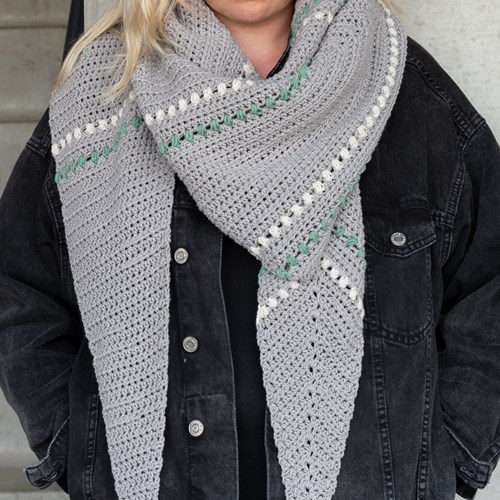 Yarn and Colors Asymmetrical Scarf Haakpakket 096 Shark Grey-2