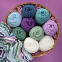 Yarn and Colors Amazing Staggered Stripes Blanket Haakpakket 001-2