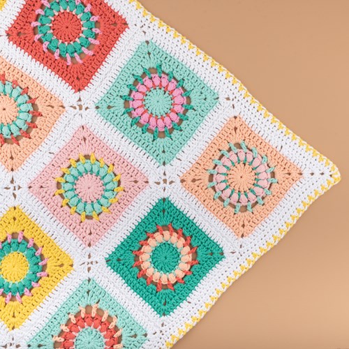 Yarn and Colors Blossom Baby Blanket Haakpakket 013 Sunglow-2