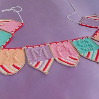 Yarn and Colors Colorful Christmas Bunting Haakpakket 037 Cotton Candy-2