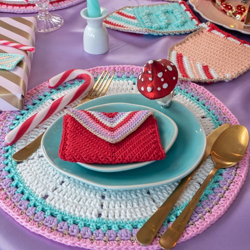 Yarn and Colors Colorful Christmas Placemats Haakpakket 037 Cotton Candy-2