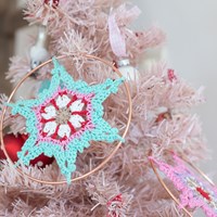 Yarn and Colors Colorful Christmas Star Haakpakket 037 Cotton Candy