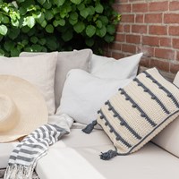 Yarn and Colors Connect the Dots Cushion Haakpakket 003 Ecru-2