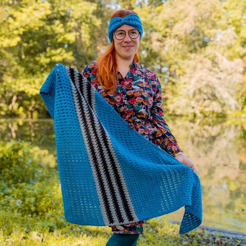 Yarn and Colors Criss Cross Dot Scarf