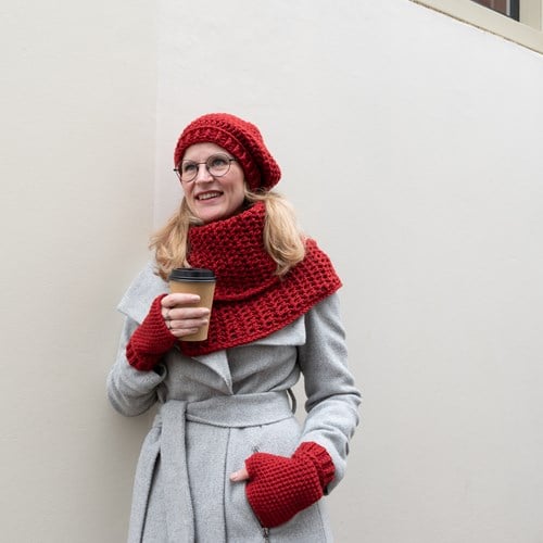 Yarn and Colors Chunky Cheerful Mittens Haakpakket 1 Burgundy-3