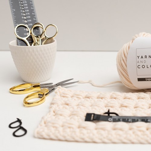 Yarn and Colors Opvouwbare Schaar Gold-3