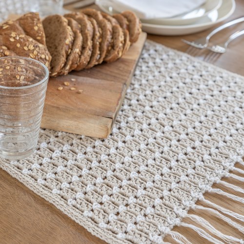 Haakpatroon Yarn and Colors Be Gentle Table Runner-3