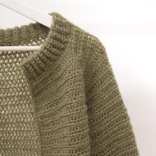 Yarn and Colors Elegant Afternoon Tea Cardigan Haakpakket M Olive-2