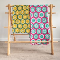 Yarn and Colors Flower Hexagon Blanket Haakpakket 078 Bottle-2