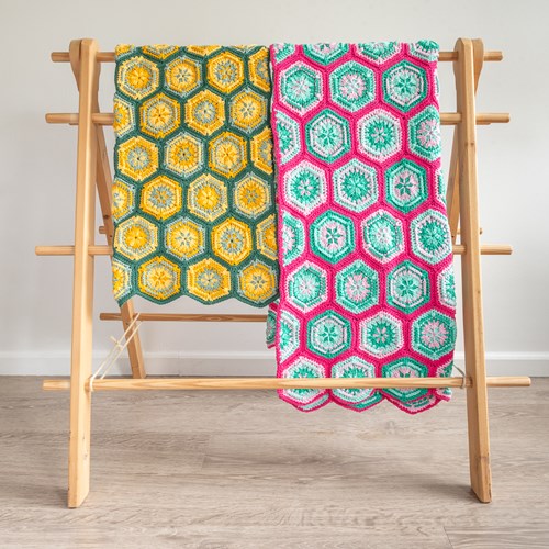 Yarn and Colors Flower Hexagon Baby Blanket Haakpakket 078 Bottle